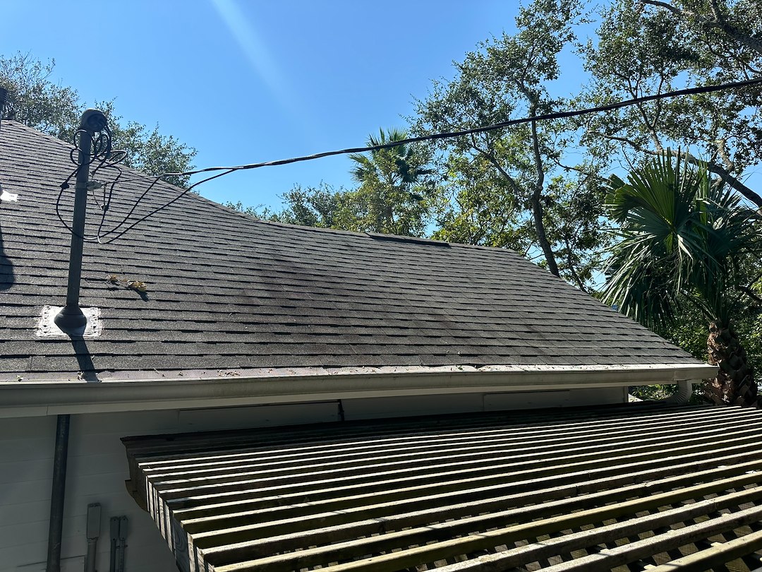 Roof and Pergola washing in Galveston, TX